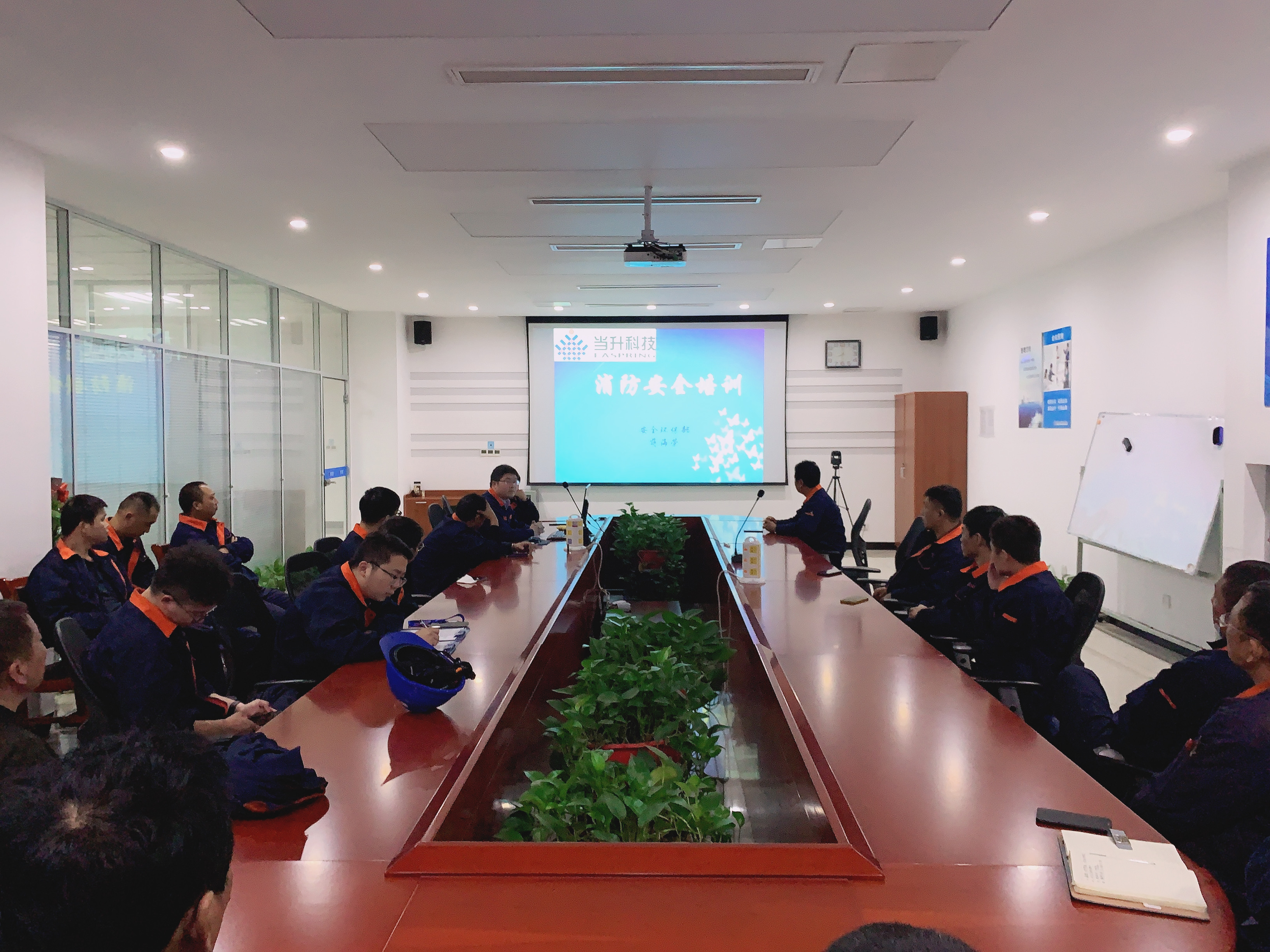 9447508bddf34551b20e3052d3037341.jpg 9447508bddf34551b20e3052d3037341.jpg